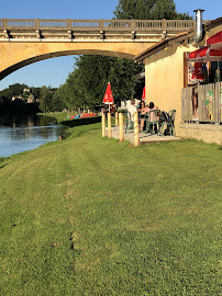 Photos du propriétaire du Restaurant Bar La Guinguette du pont de Vicq à Le Buisson-de-Cadouin - n°6
