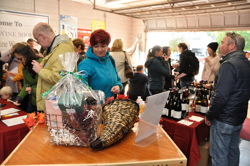 Liquor Store «Mystic Wine Shoppe», reviews and photos, 901 Massachusetts Ave, Arlington, MA 02476, USA