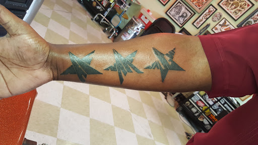 Tattoo Shop «3rd Street Tattoo», reviews and photos, 331 Pacific Coast Hwy, Hermosa Beach, CA 90254, USA