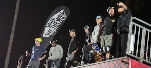 Movie Theater «Edwards Big Newport 6 & RPX», reviews and photos, 300 Newport Center Dr, Newport Beach, CA 92660, USA