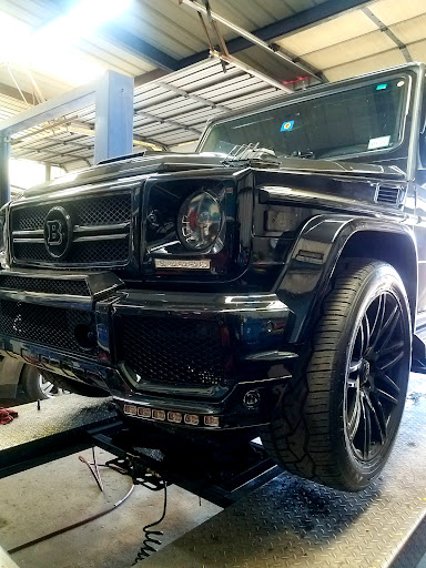 Auto Repair Shop «Lovefield Auto Repair», reviews and photos, 2444 Inwood Rd, Dallas, TX 75235, USA