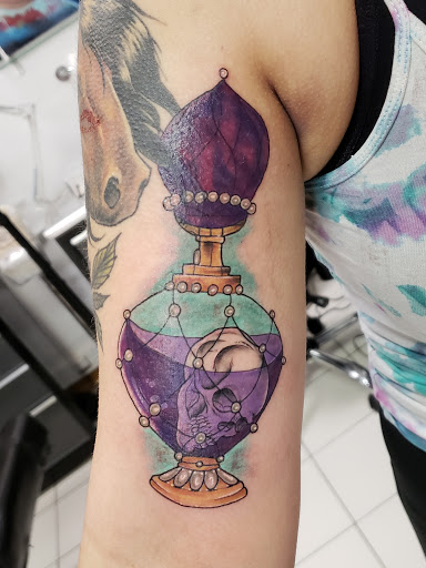 Tattoo Shop «Funky Rooster Tattoo and Art Gallery», reviews and photos, 73 S Grove Ave, Elgin, IL 60120, USA