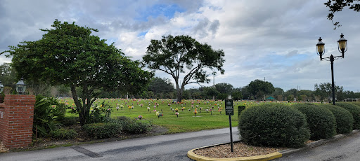 Cemetery «Osceola Memory Gardens - Funeral Homes, Cemetery & Crematory», reviews and photos, 1717 Old Boggy Creek Rd, Kissimmee, FL 34744, USA