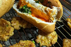 Bánh Mì image