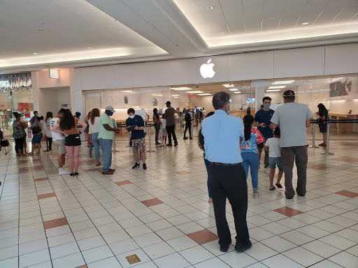 Computer Store «Apple South Shore», reviews and photos, 250 Granite St, Braintree, MA 02184, USA