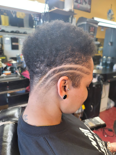 Barber Shop «100 Degrees Barber Shop», reviews and photos, 8120 Mall Pkwy #420, Lithonia, GA 30038, USA