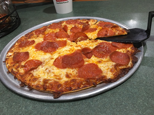 Pizza Restaurant «Round Table Pizza», reviews and photos, 7732 Limonite Ave, Riverside, CA 92509, USA