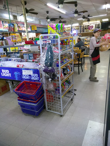 Restaurant «Chas Market & Kitchen», reviews and photos, 1431 N Pine St, San Antonio, TX 78208, USA