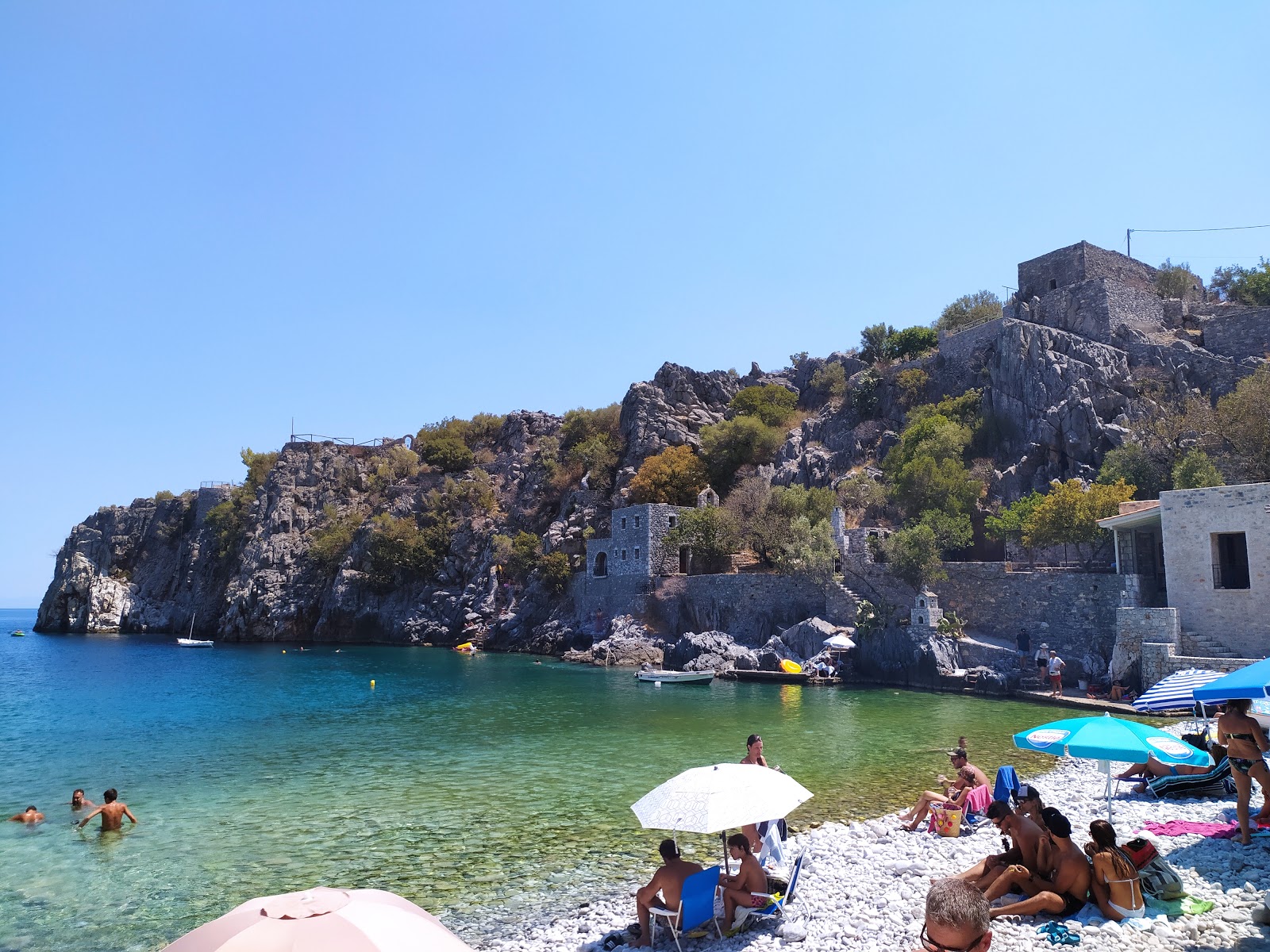 Foto af Alypa beach med turkis rent vand overflade