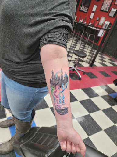 Tattoo Shop «Artistry In Motion», reviews and photos, 230 E Walnut St, North Vernon, IN 47265, USA