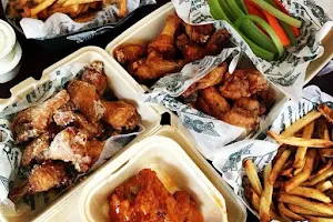 Wingstop Sendero Las Torres image