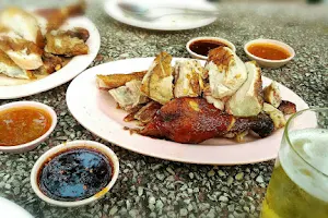 Kai Op Fang Pho Pharya Restaurant image