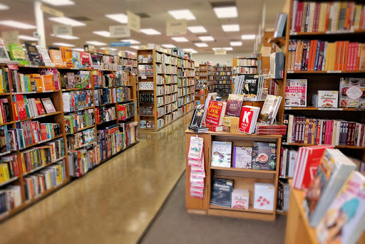 Book Store «Half Price Books», reviews and photos, 713 Harwood Rd, Bedford, TX 76021, USA