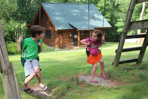 Cabin Rental Agency «Grumpsters Log Cabins», reviews and photos, 535 Ash St, McGregor, IA 52157, USA