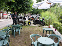 Atmosphère du Restaurant Le Cellia à Vincelottes - n°1