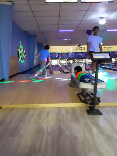 Bowling Alley «Conway Family Bowling Center», reviews and photos, 1010 E Oak St, Conway, AR 72032, USA