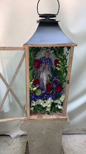 Florist «Affordable Florals», reviews and photos, 15241 Triskett Rd, Cleveland, OH 44111, USA