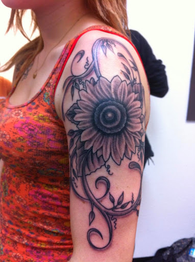 Tattoo Shop «Los Muertos Tattoo Company», reviews and photos, 7920 Fredericksburg Rd, San Antonio, TX 78229, USA