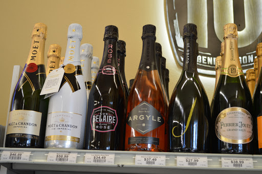 Liquor Store «Rose City Liquor Store», reviews and photos, 7253 NE Sandy Blvd, Portland, OR 97213, USA