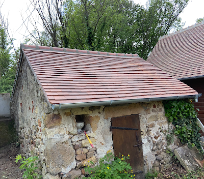E.C.W Rénovation | COUVREUR Montluçon 03100 ALLIER ÉTANCHÉITÉ RAVALEMENT NETTOYAGE TOITURE à Domérat