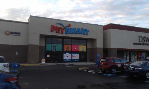 PetSmart, 400 Universal Dr N, North Haven, CT 06473, USA, 