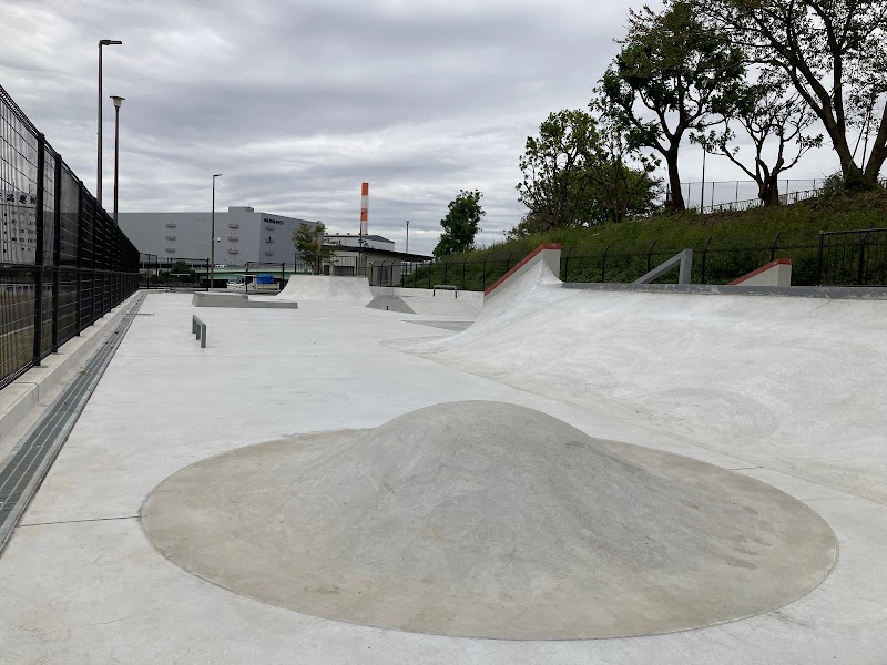 江東区夢の島スケートボードパーク