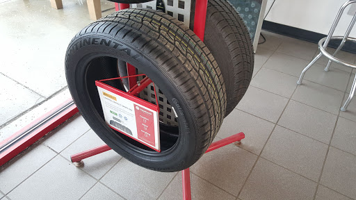 Tire Shop «Discount Tire Store - Auburn Hills, MI», reviews and photos, 200 Brown Rd, Auburn Hills, MI 48326, USA