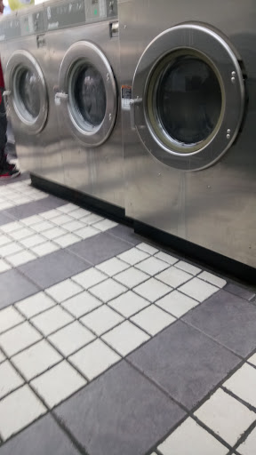 Laundromat «Sky Lake Coin Laundry», reviews and photos, 7243 Chancery Ln, Orlando, FL 32809, USA