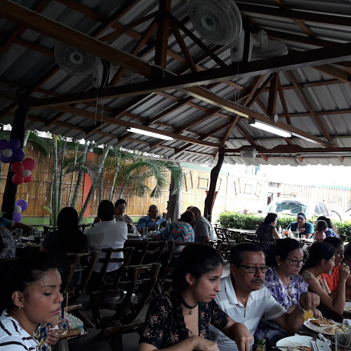Comentarios y opiniones de Restaurante La Barca - Portoviejo