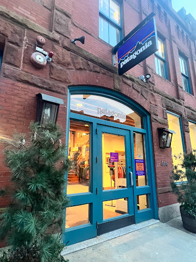 Clothing Store «Patagonia Boston», reviews and photos, 346 Newbury St, Boston, MA 02115, USA