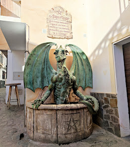 Fuente del Dragón Calle Estación, 8, 18410 Soportújar, Granada, España