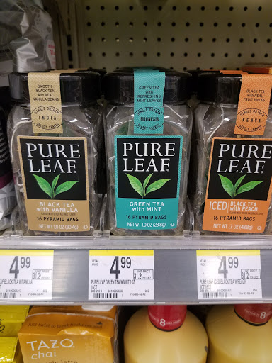 Shopping Mall «Howard and Western Shopping Center», reviews and photos, 7510 N Western Ave, Chicago, IL 60645, USA