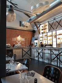 Atmosphère du Restaurant français Les Tontons à Bordeaux - n°8