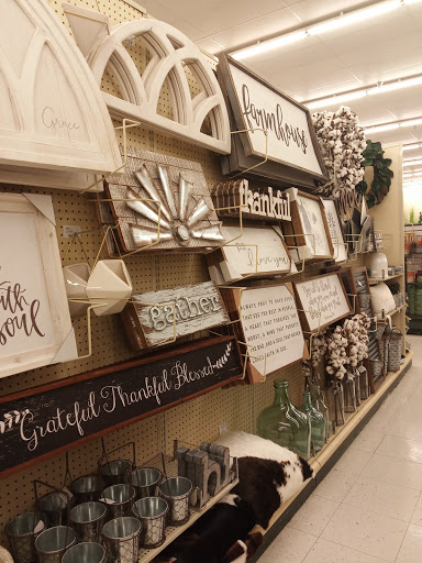 Craft Store «Hobby Lobby», reviews and photos, 840 E Rollins Rd, Round Lake Beach, IL 60073, USA