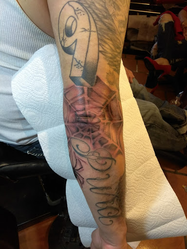 Tattoo Shop «Spilusions Custom Ink», reviews and photos, 912 Grand Ave, Sacramento, CA 95838, USA