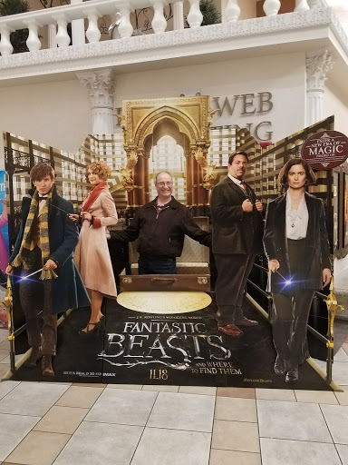 Movie Theater «B&B Theatres Overland Park 16», reviews and photos, 8601 W 135th St, Overland Park, KS 66223, USA