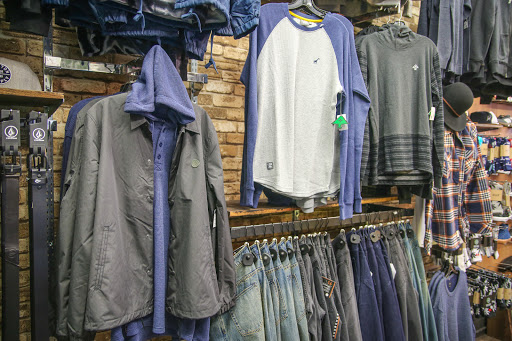 Snowboard Shop «The Vault - Snowboards & Skateboards», reviews and photos, 227 G St, Davis, CA 95616, USA