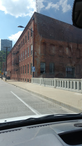 Wholesaler «Pixel 19 Vintage Clothing LLC», reviews and photos, 211 Klotter Ave, Cincinnati, OH 45219, USA