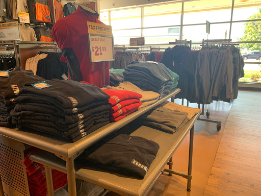 Sportswear Store «Columbia Sportswear Outlet Store at Prime Outlets Williamsburg», reviews and photos, 5711-37 Richmond Rd, Williamsburg, VA 23188, USA