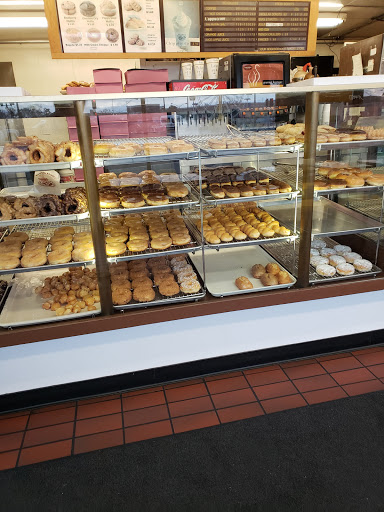 Bakery «Fresno Donut House», reviews and photos, 3145 N Blackstone Ave, Fresno, CA 93703, USA