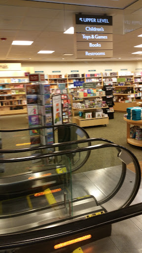 Book Store «Barnes & Noble», reviews and photos, 7227 SW Bridgeport Rd, Tigard, OR 97224, USA