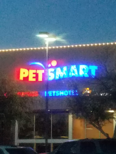 Pet Supply Store «PetSmart», reviews and photos, 1140 W Elliot Rd, Tempe, AZ 85284, USA