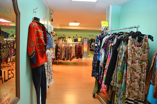 Vintage Clothing Store «Downtown Threads», reviews and photos, 108 Church St, Burlington, VT 05401, USA