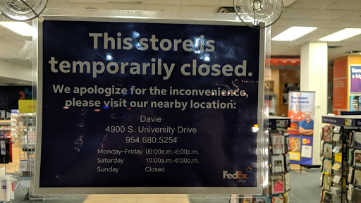 Print Shop «FedEx Office Print & Ship Center», reviews and photos, 1347 S University Dr, Plantation, FL 33324, USA