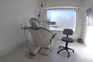 Daniel Keogan Odontología Integral y Estética image