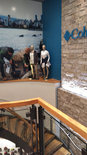 Sportswear Store «Columbia Sportswear», reviews and photos, 830 N Michigan Ave, Chicago, IL 60611, USA