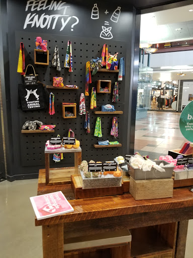 Cosmetics Store «Lush Cosmetics», reviews and photos, 104 Walden Galleria, Buffalo, NY 14225, USA