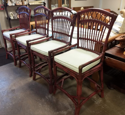 Consignment Shop «New Leaf Home Furnishings», reviews and photos, 2449 Pierce Dr #3, Spring Grove, IL 60081, USA