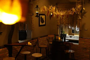 Leo's Tavern image