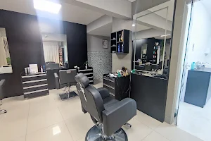Alameda Hair - Salão de Beleza image